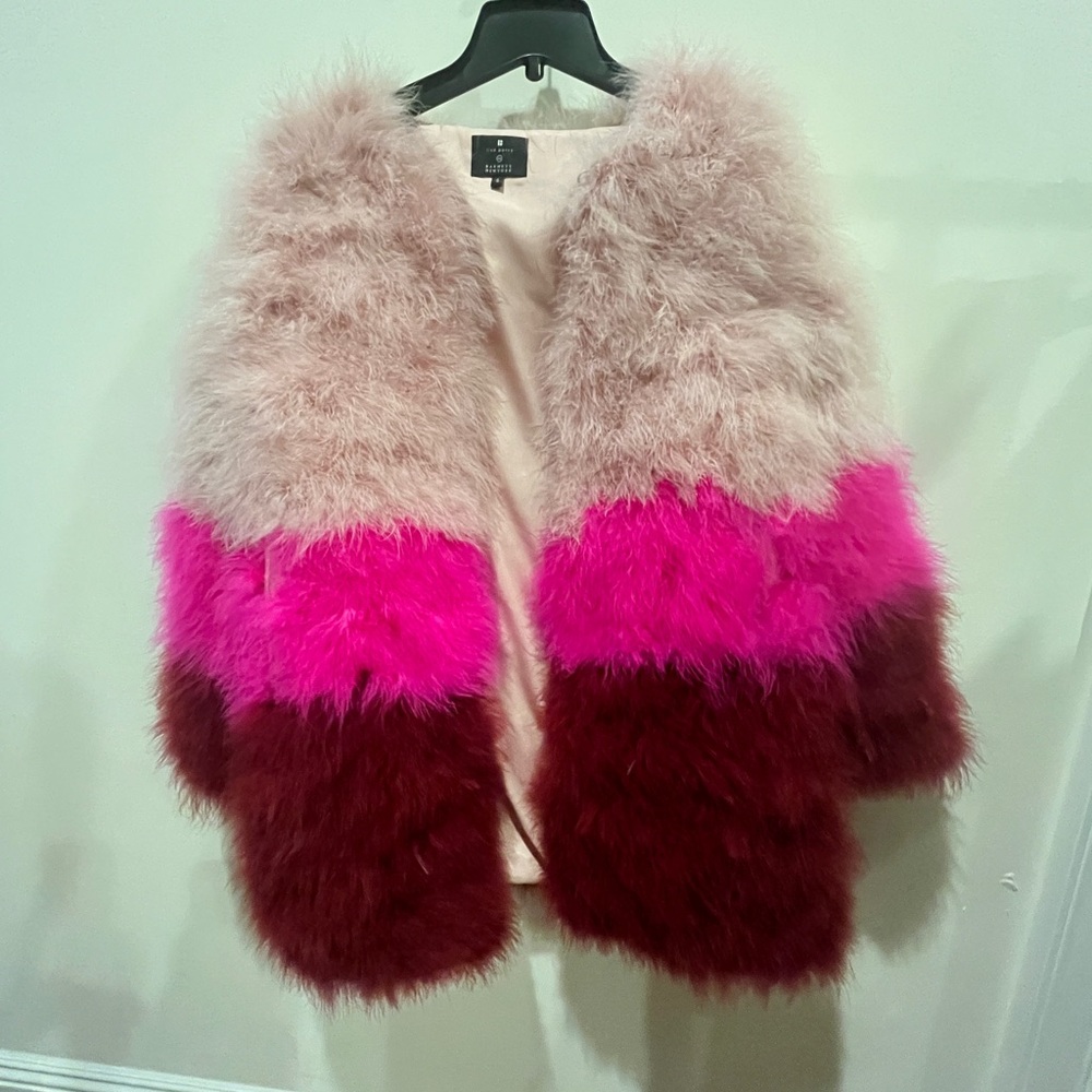 Lisa Perry Blush Feathered Vest - Picture 6 of 10